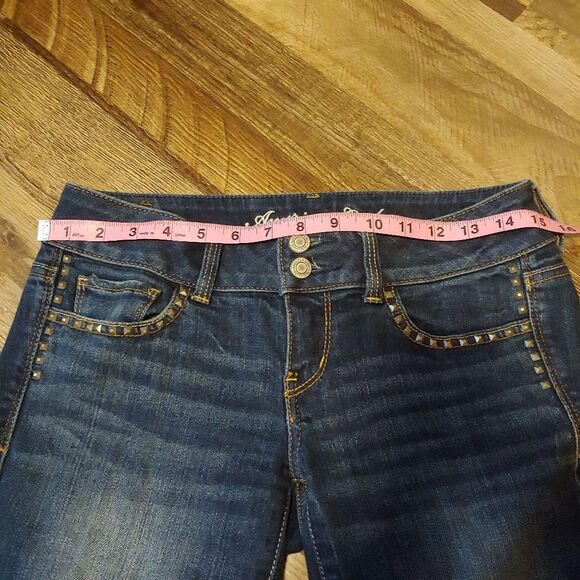 American Eagle Artist Crop Studded Jeans Size 4 - Picture 6 of 10